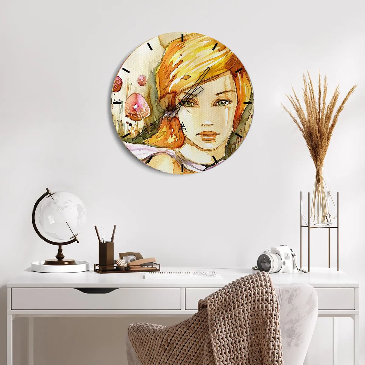 Horloge murale - Pendule murale - Portrait artistique d'une femme aux cheveux roux et aux yeux émeraude - 30x30cm - Un regard émeraude qui calme la colère - Décoration murale moderne pour le salon, la cuisine et la chambre ARTTOR