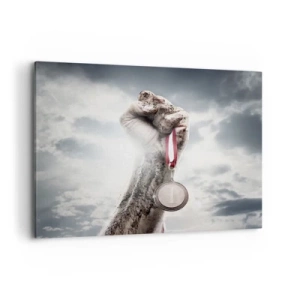 Impression sur toile - Image sur toile - Une main levée avec une médaille contre un ciel nuageux - 100x70cm - Per aspera ad astra - Décoration murale moderne pour le salon et la chambre ARTTOR