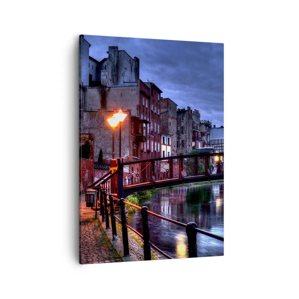 Impression sur toile - Image sur toile - Vue nocturne des immeubles d'habitation et du pont sur le canal - 50x70cm - Tu n'as pas connu ce Bydgoszcz - Décoration murale moderne pour le salon et la chambre ARTTOR