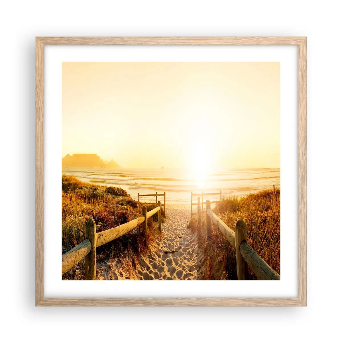 Affiche dans un chêne clair - Poster - A travers la dune, vers le soleil - 50x50 cm