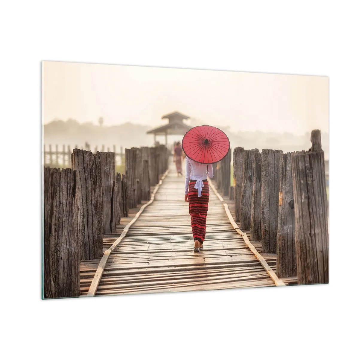 Impression sur verre - Image sur verre - Une femme avec un parapluie rouge sur un pont en bois - 100x70cm - Sur le vieux pont - Décoration murale moderne pour le salon et la chambre ARTTOR