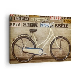 Impression sur toile - Image sur toile - Un vélo rétro contre un mur décoré de plaques d'immatriculation - 70x50cm - Pas de complexes - Décoration murale moderne pour le salon et la chambre ARTTOR