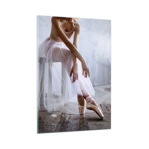 Impression sur verre - Image sur verre - Une ballerine en jupe de tulle se repose dans le hall - 50x70cm - Avant que les lumières de la rampe ne clignotent - Décoration murale moderne pour le salon et la chambre ARTTOR