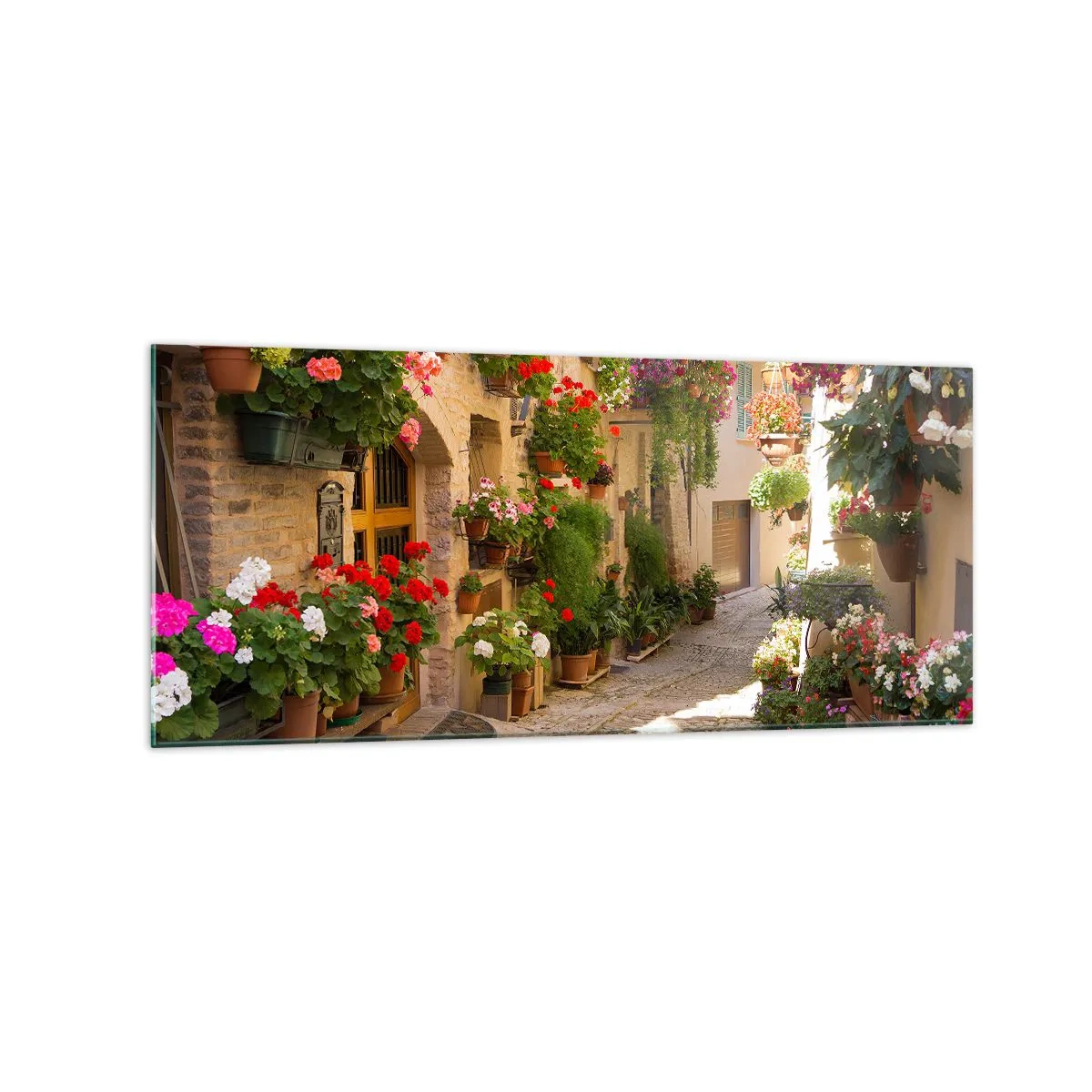 Impression sur verre - Image sur verre - Une rue avec des pots de fleurs et des murs de pierre - 120x50cm - Une inondation de fleurs  - Décoration murale moderne pour le salon et la chambre ARTTOR