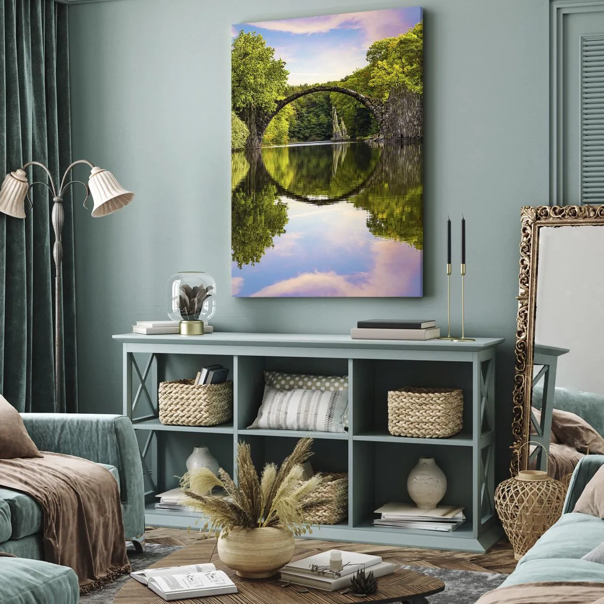 Impression sur toile - Image sur toile - Un pont de pierre sur une rivière avec un reflet parfait dans l'eau - 50x70cm - À la jonction de deux mondes - Décoration murale moderne pour le salon et la chambre ARTTOR
