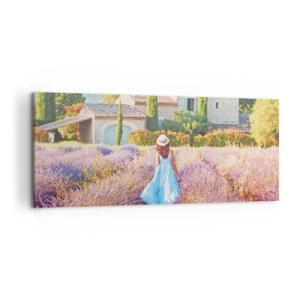 Impression sur toile - Image sur toile - Une femme en robe bleue marchant dans un champ de lavande avec vue sur une maison. - 120x50cm - Fille de la lavande - Décoration murale moderne pour le salon et la chambre ARTTOR