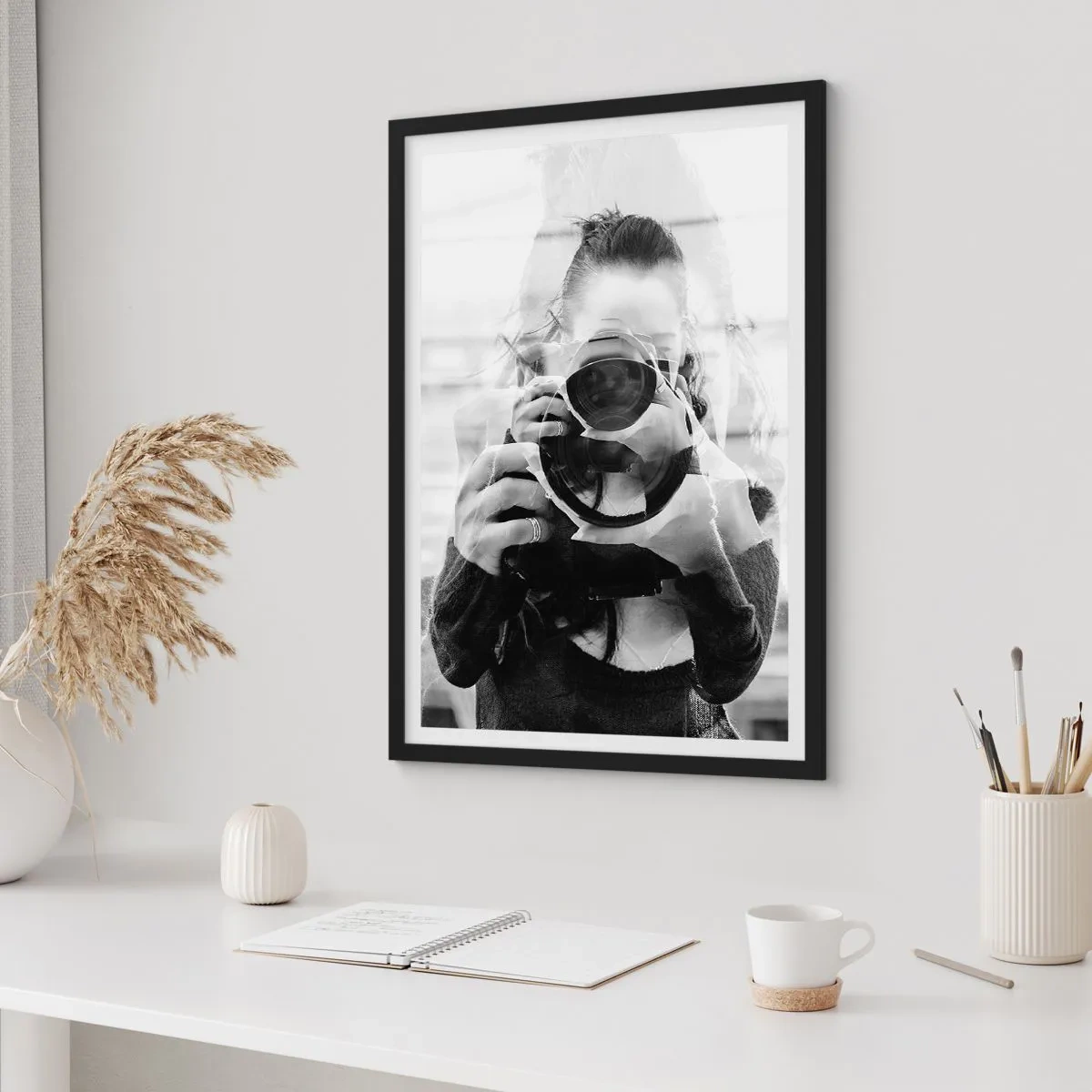 Affiche dans un cadre noir - Poster - Créateur et matériel - 70x100 cm