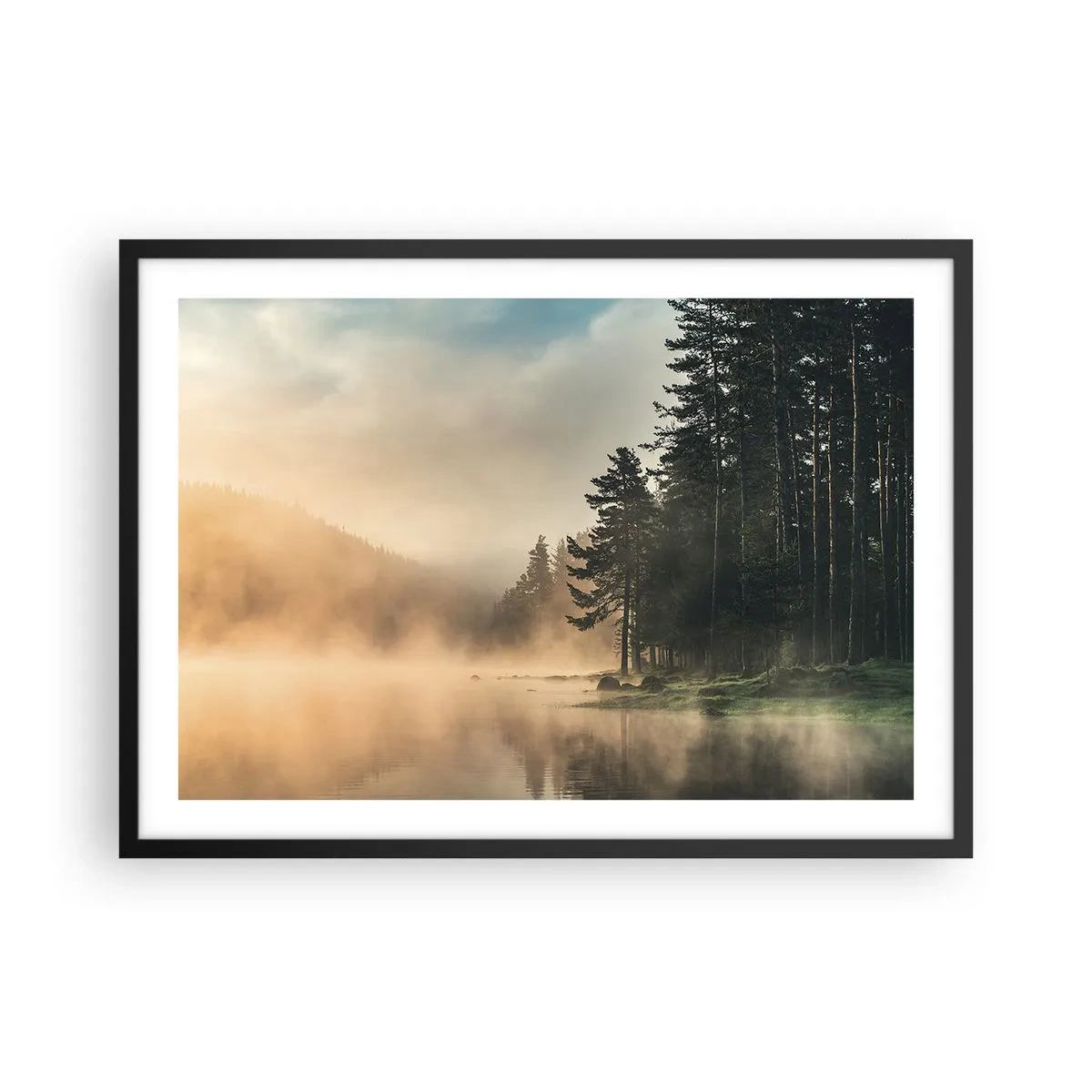 Affiche dans un cadre noir - Poster - Une forêt brumeuse sur un lac calme - 70x50cm - Naissance du jour - Décoration murale moderne pour le salon et la chambre ARTTOR