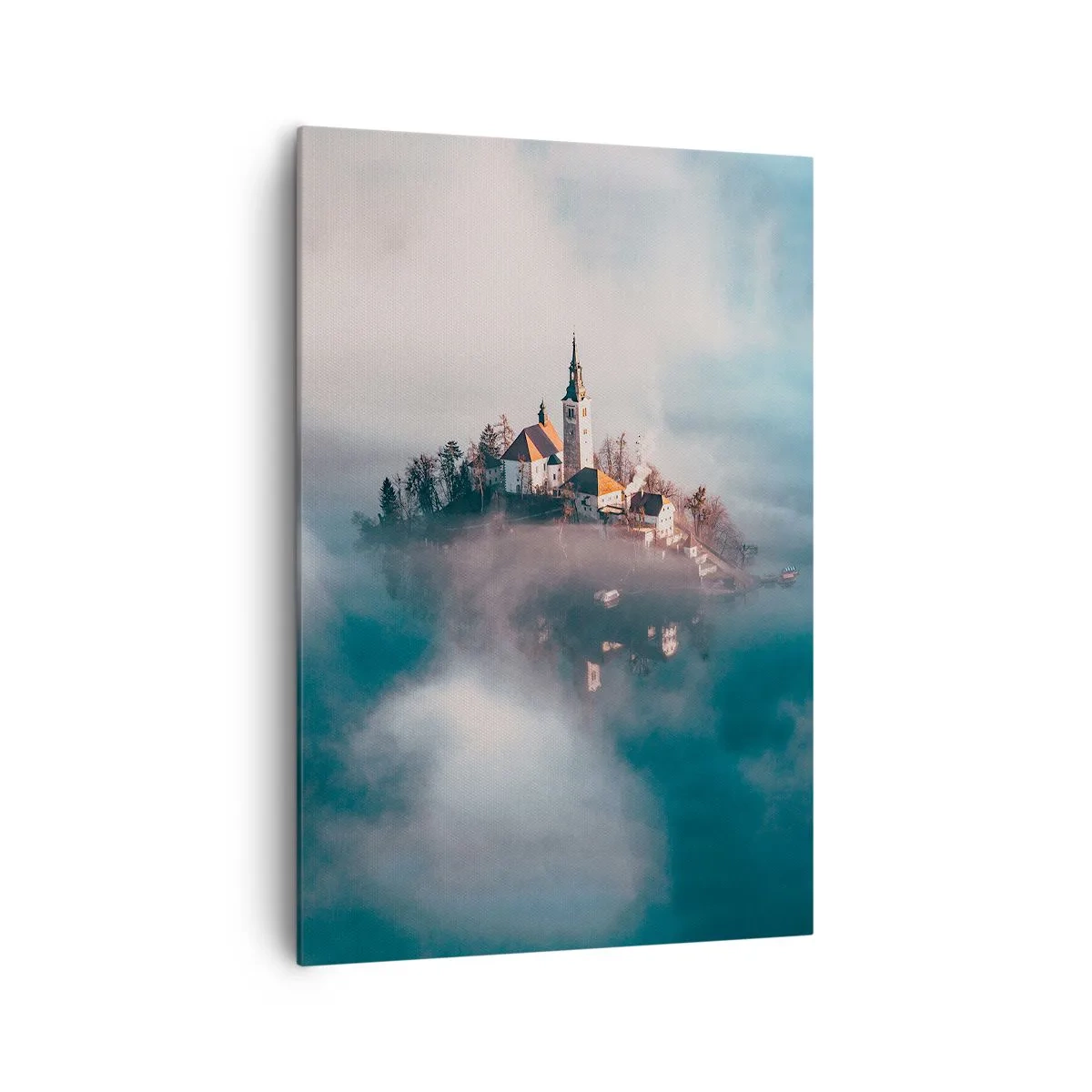 Impression sur toile - Image sur toile - Une île pittoresque avec une église entourée de brouillard - 70x100cm - Île de rêve - Décoration murale moderne pour le salon et la chambre ARTTOR