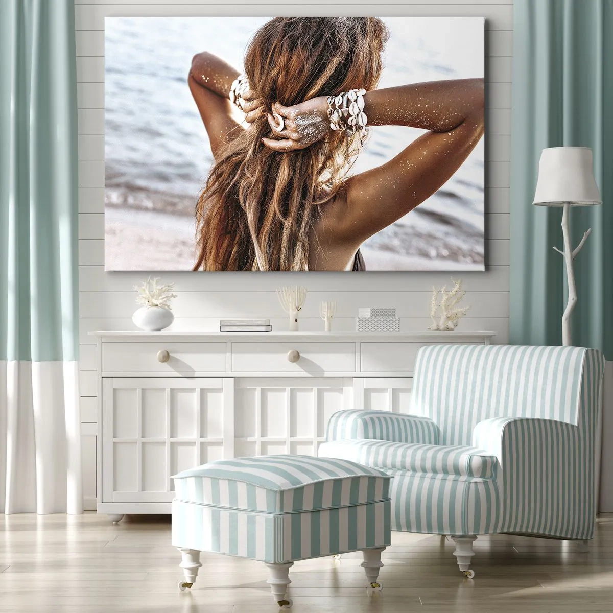 Impression sur toile - Image sur toile - Une femme sur la plage avec ses cheveux flottant au soleil - 70x50cm - La soeur de l'eau et du soleil - Décoration murale moderne pour le salon et la chambre ARTTOR