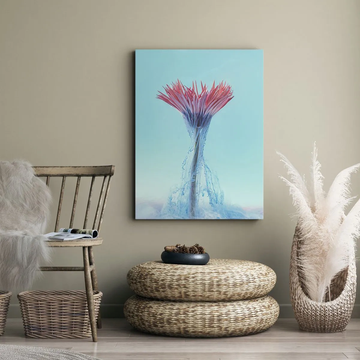 Impression sur toile - Image sur toile - Une fleur rose et bleue dans un arrangement artistique sur un fond pastel - 50x70cm - Dans une étreinte vivifiante - Décoration murale moderne pour le salon et la chambre ARTTOR