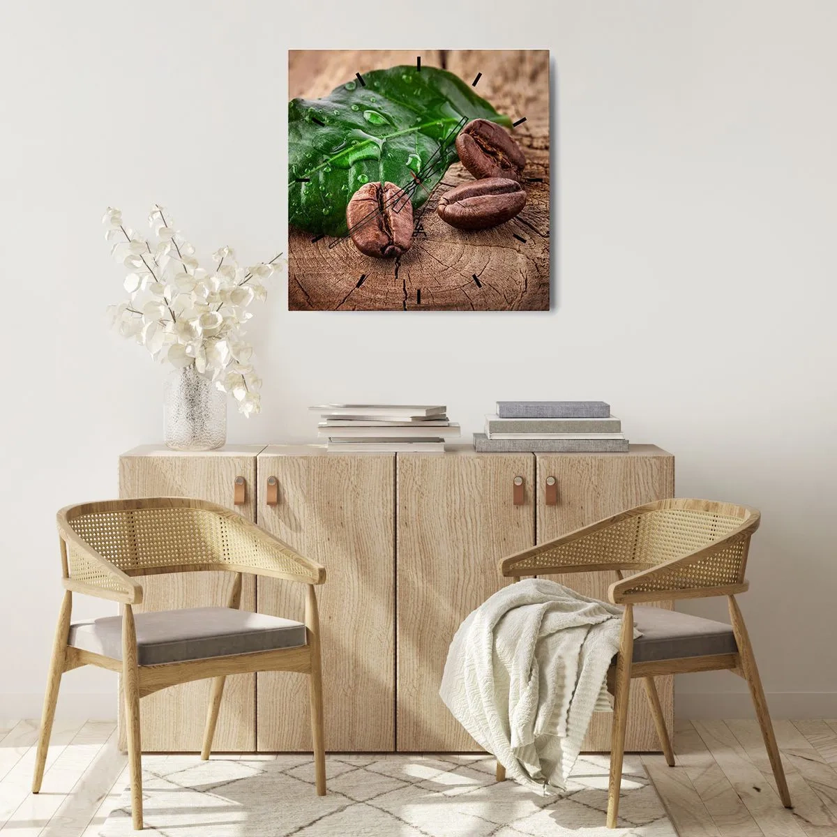 Horloge murale - Pendule murale - Grains de café et feuille verte sur fond de bois - 30x30cm - La plus vraie et noire - Décoration murale moderne pour le salon et la chambre ARTTOR